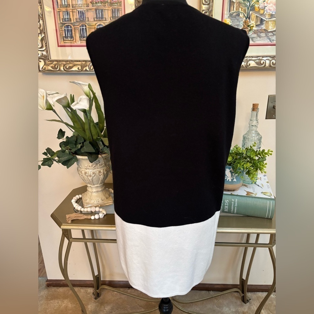 CHICOS COLORBLOCK SLEEVELESS BLACK & WHITE CASUAL OPEN FRONT LONG VEST SIZE 8-10 - Picture 3 of 9